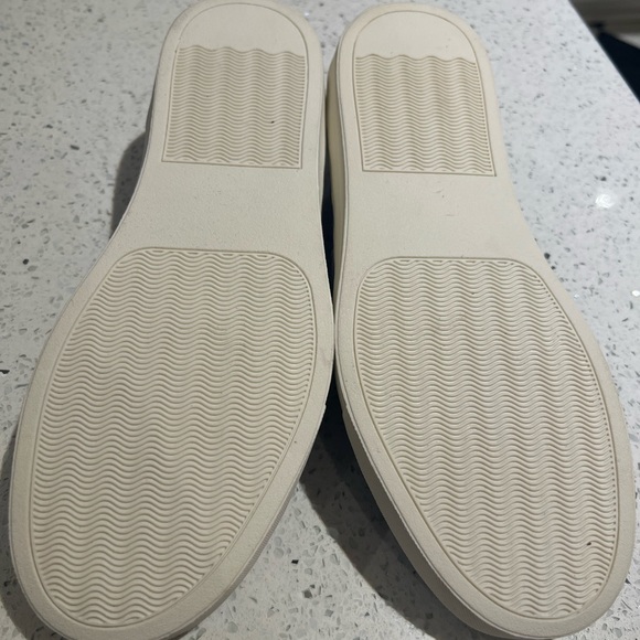 BNWOT Torrid lavender stretch knit slip-on sneaker Size 7 wide width - Picture 2 of 2